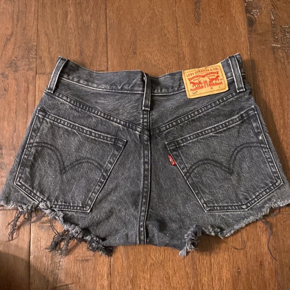 Levi’s shorts 501 - Picture 2 of 4